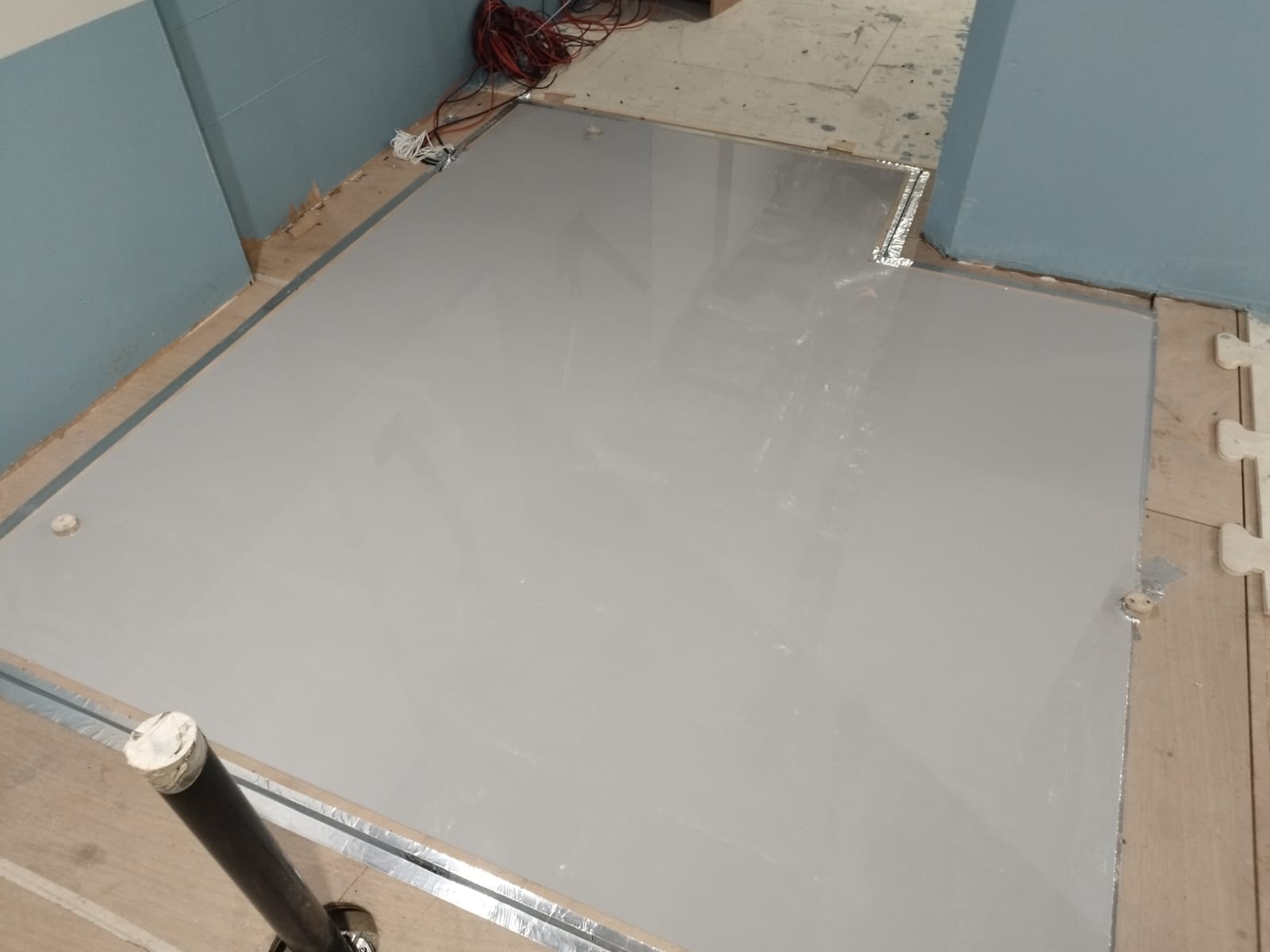 Applicazione resina autolivellante